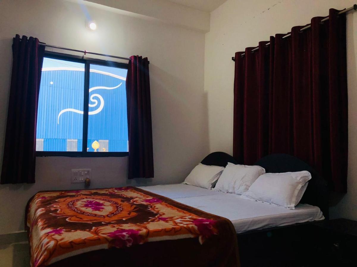 Gaurav Guest House Бодх-Гая Екстер'єр фото
